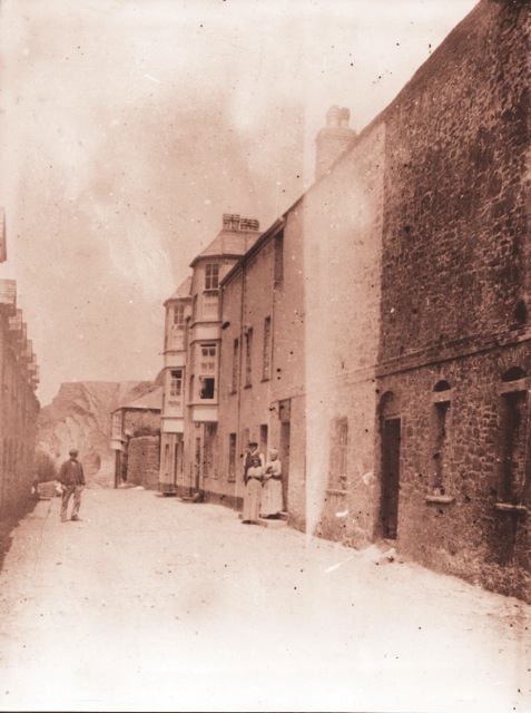 A picture of the street from long ago